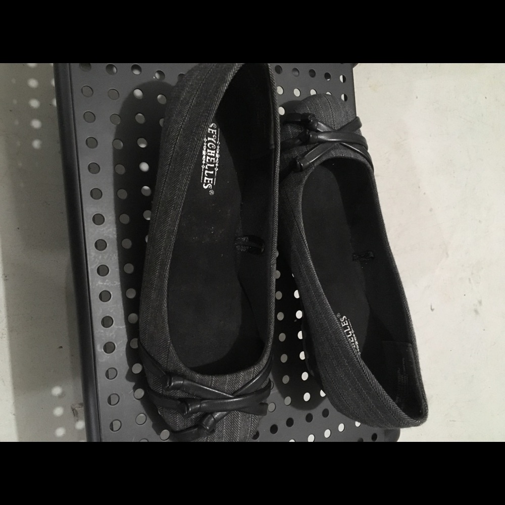 Black formal shoes